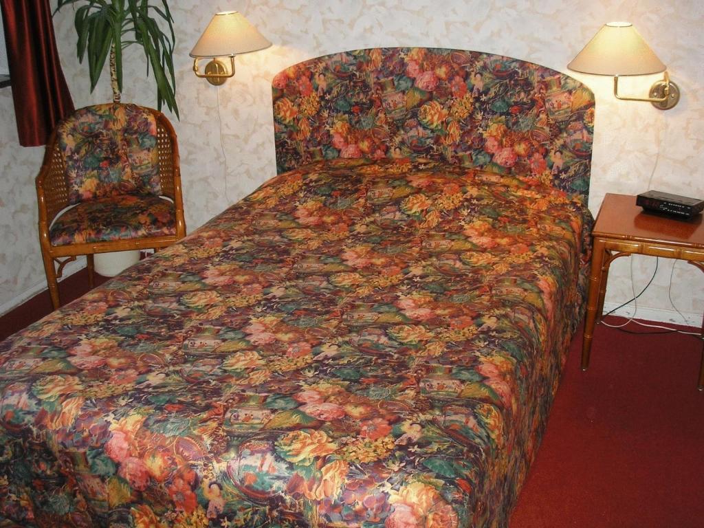 Hotel Chaplin ランツクルーナ エクステリア 写真